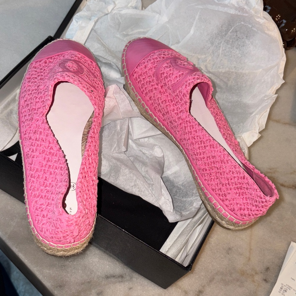 CHANEL Pink Espadrilles Box with Style NU325 Label - Picture 7 of 8